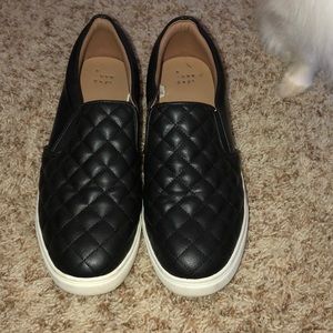 A New Day size 10 quilted shoe